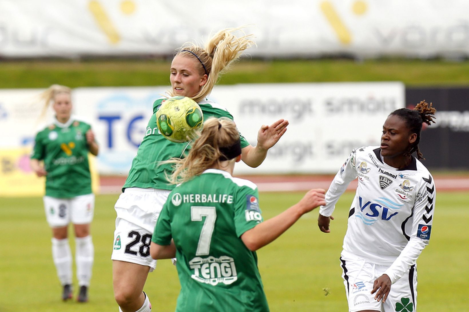 Guðrún Arnardóttir verður í vörn Íslands gegn Japan í dag.