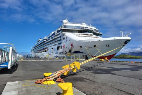 Norwegian Star has been sailing around Iceland regularily this summer. Here it is at Skarfabakki Harbour, which is a part of the overall Sundahöfn Harbour.