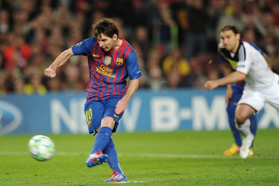 Lionel Messi tekur vítaspyrnuna á 49. mínútu en hann skaut í þverslá.