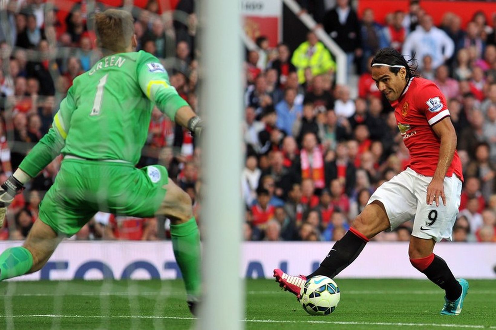 Radamel Falcao verður í eldlínunni með Manchester United í dag.