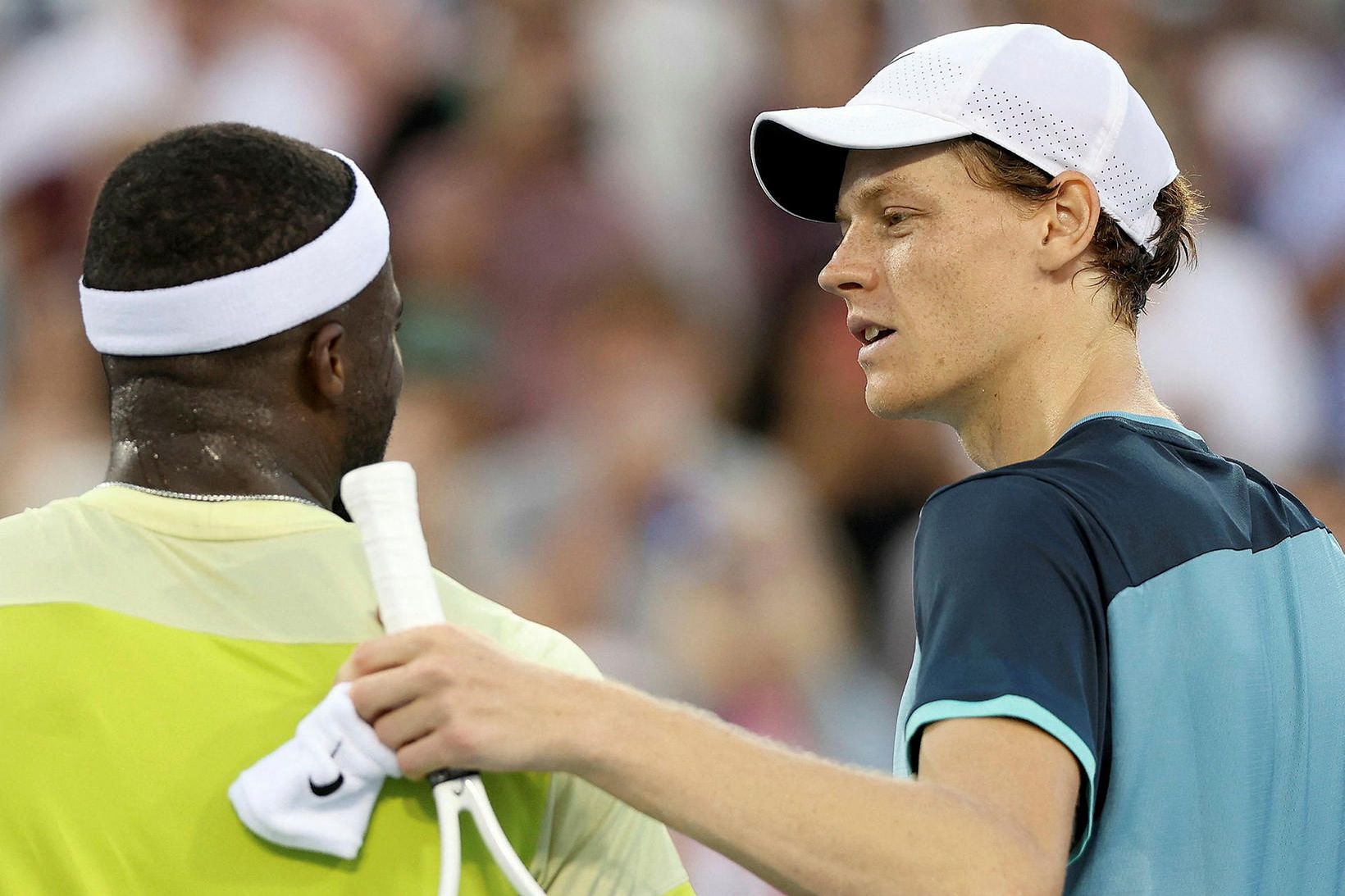 Jannik Sinner og Frances Tiafoe eftir úrslitaleik Indian Wells-mótsins á …