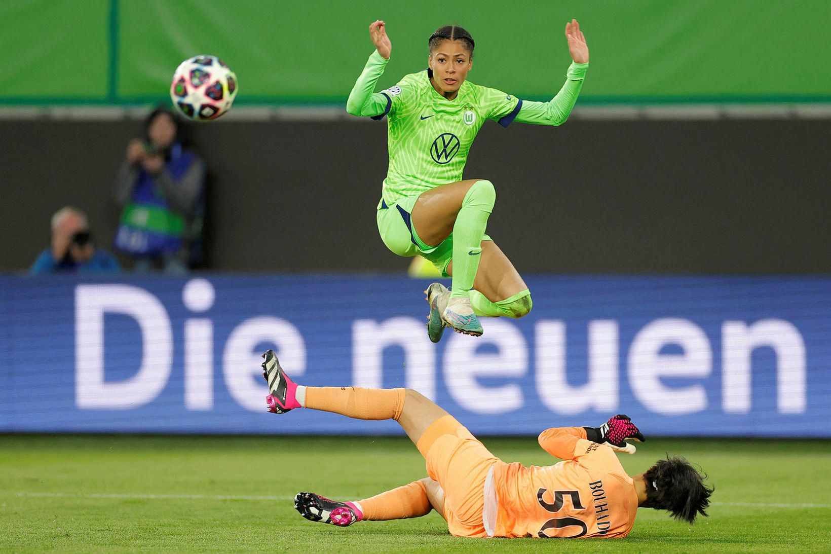 Sveindís Jane Jónsdóttir í leik með Wolfsburg gegn PSG í …