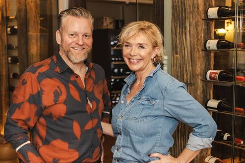 Ýmir Björgvin Arthúrsson og Hrefna Ósk Benediktsdóttir opnuðu veitingastaðinn Bryggjuhúsið að Vesturgötu 2 í lok …