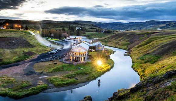 Opnar spennandi veitingastað í Hveragerði