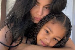 Kylie Jenner og dóttir hennar Stormi Webster.