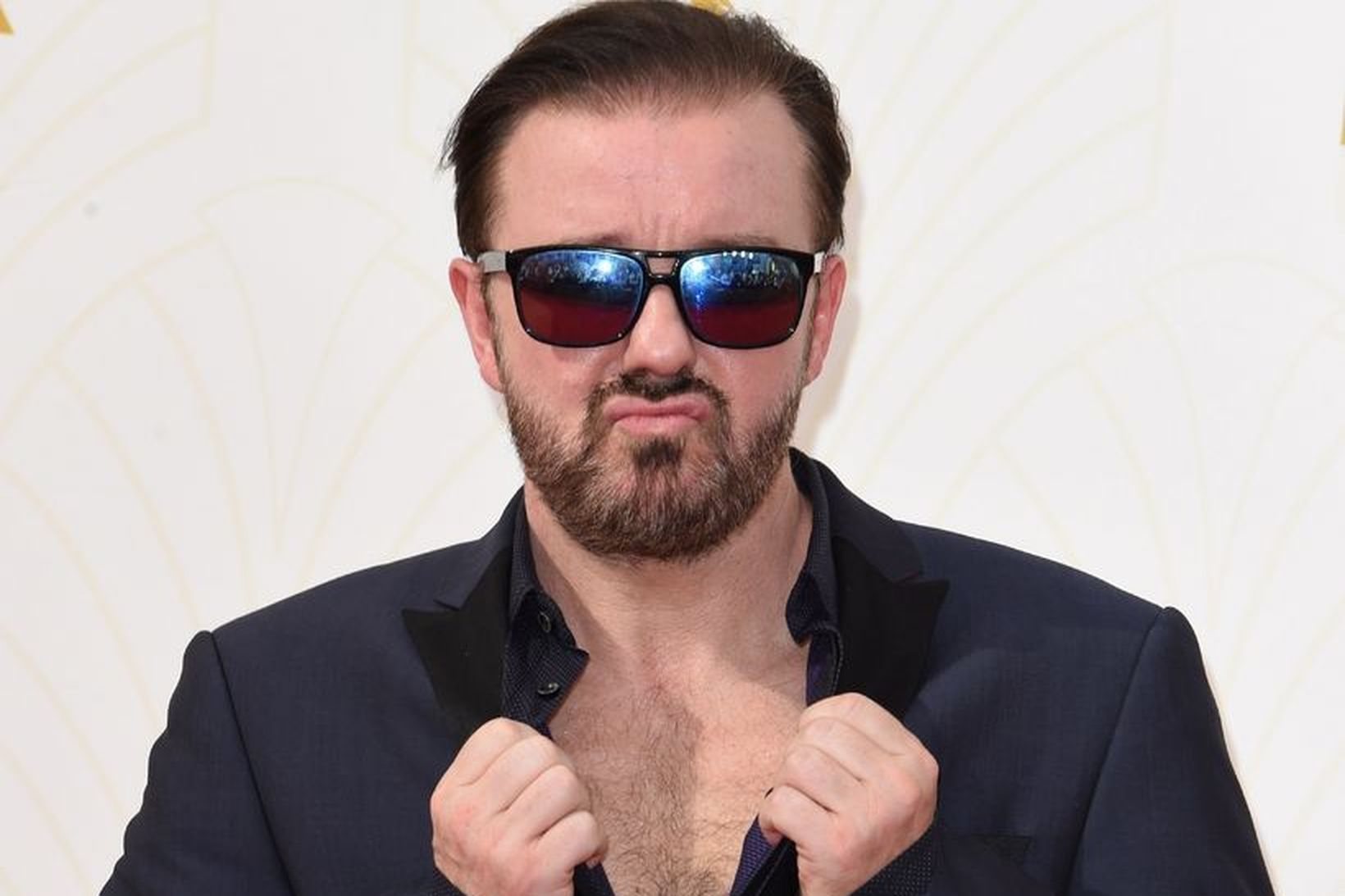 Ricky Gervais gerði mikið út á kynþokkann á Emmy verðlaununum.