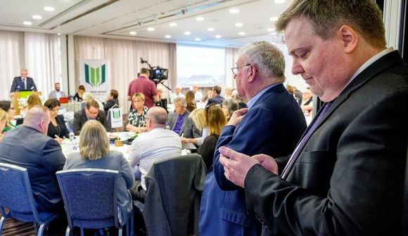 Heil stjórn sagði sig úr Framsókn