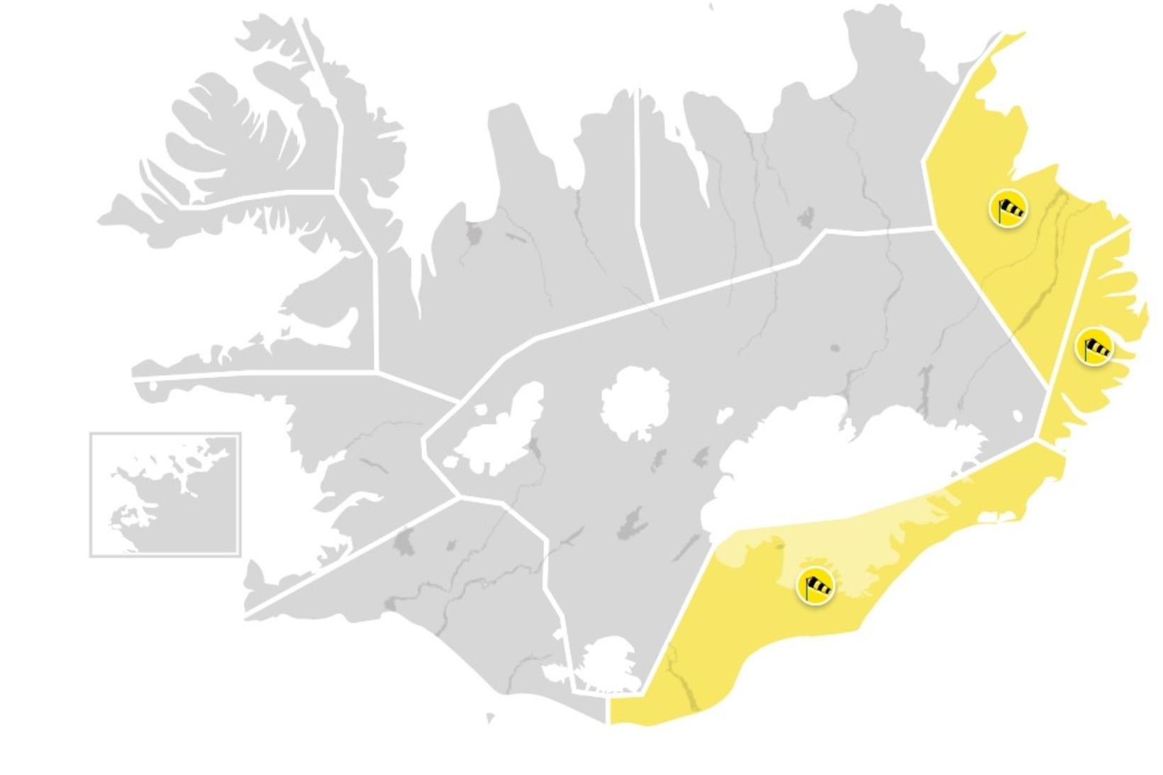 Gular viðvaranir eru fyrir austan.