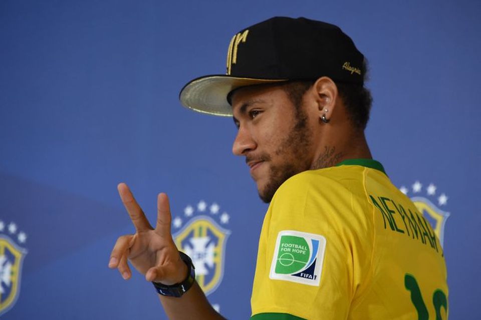 Neymar hætti keppni vegna meiðsla en er tilnefndur sem besti maður mótsins.