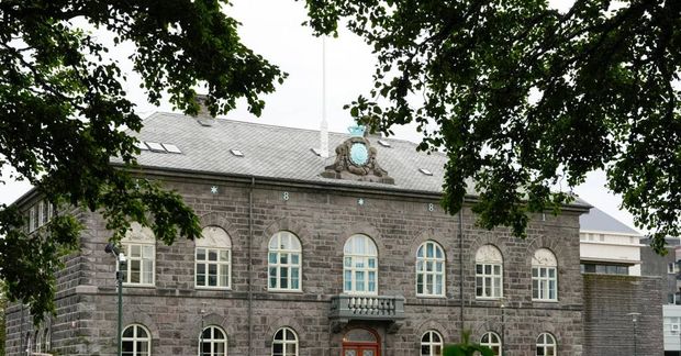 Kjarnorkuákvæðinu var beitt af forseta þingsins í gær.
