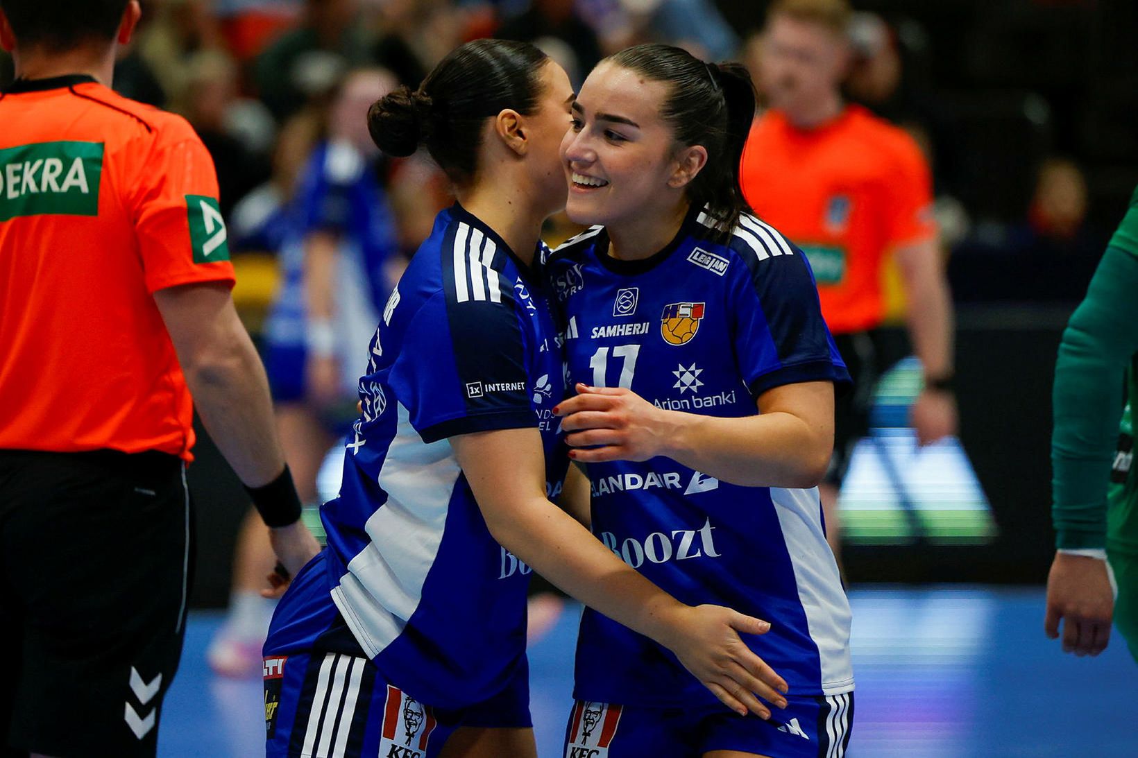 Elín Klara með annan fótinn í undanúrslitum