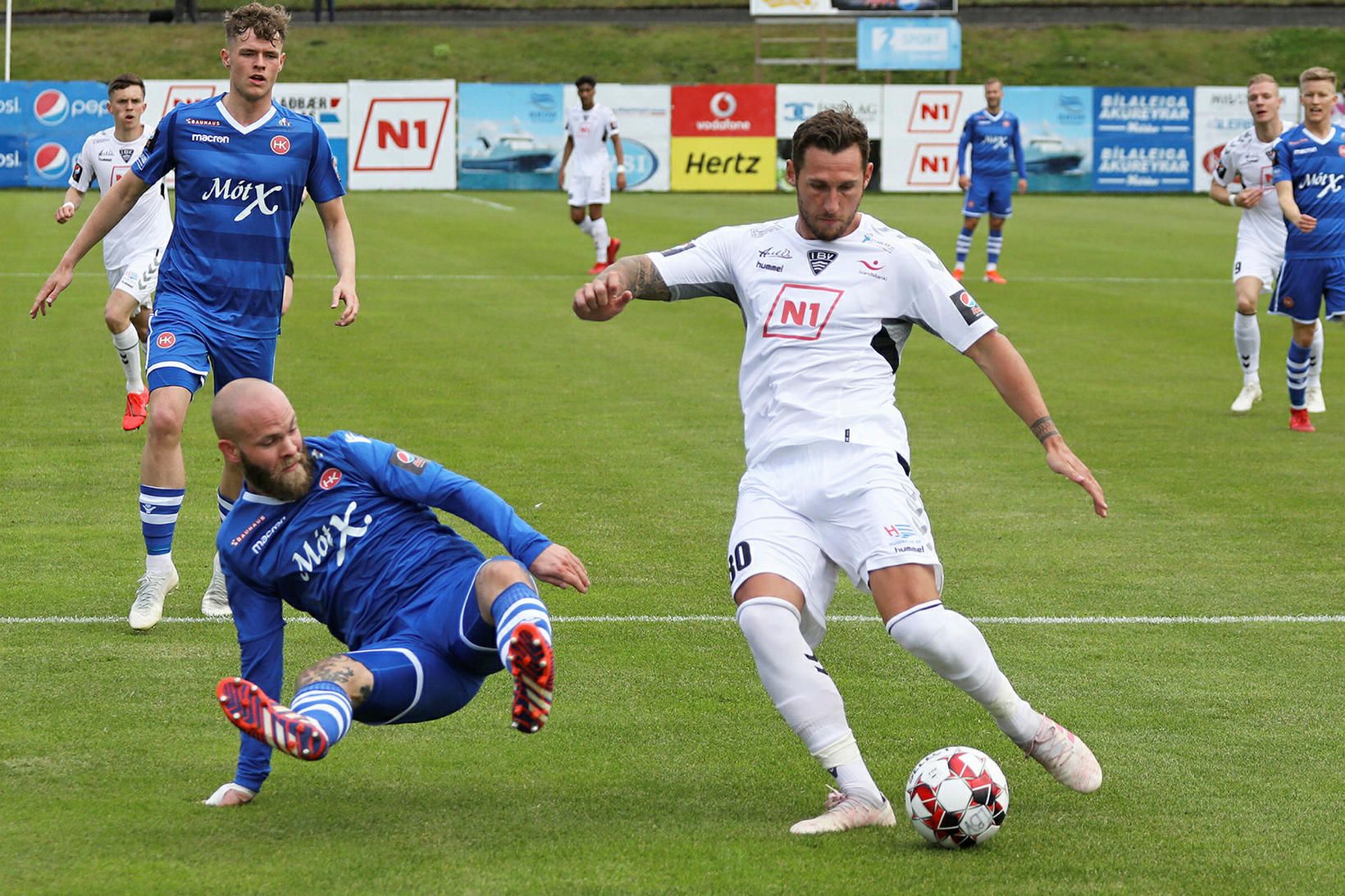 Gary Martin kom Eyjamönnum yfir gegn Reyni í Sandgerði.