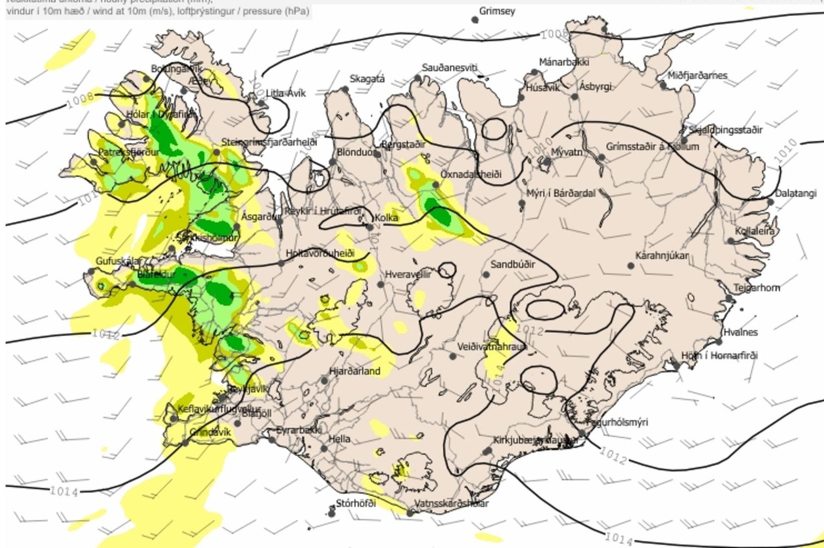 Dálítil væta en bjart austanlands