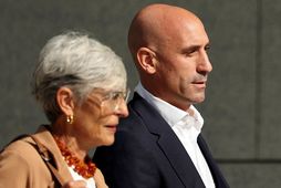 Luis Rubiales ásamt lögfræðingi sínum.