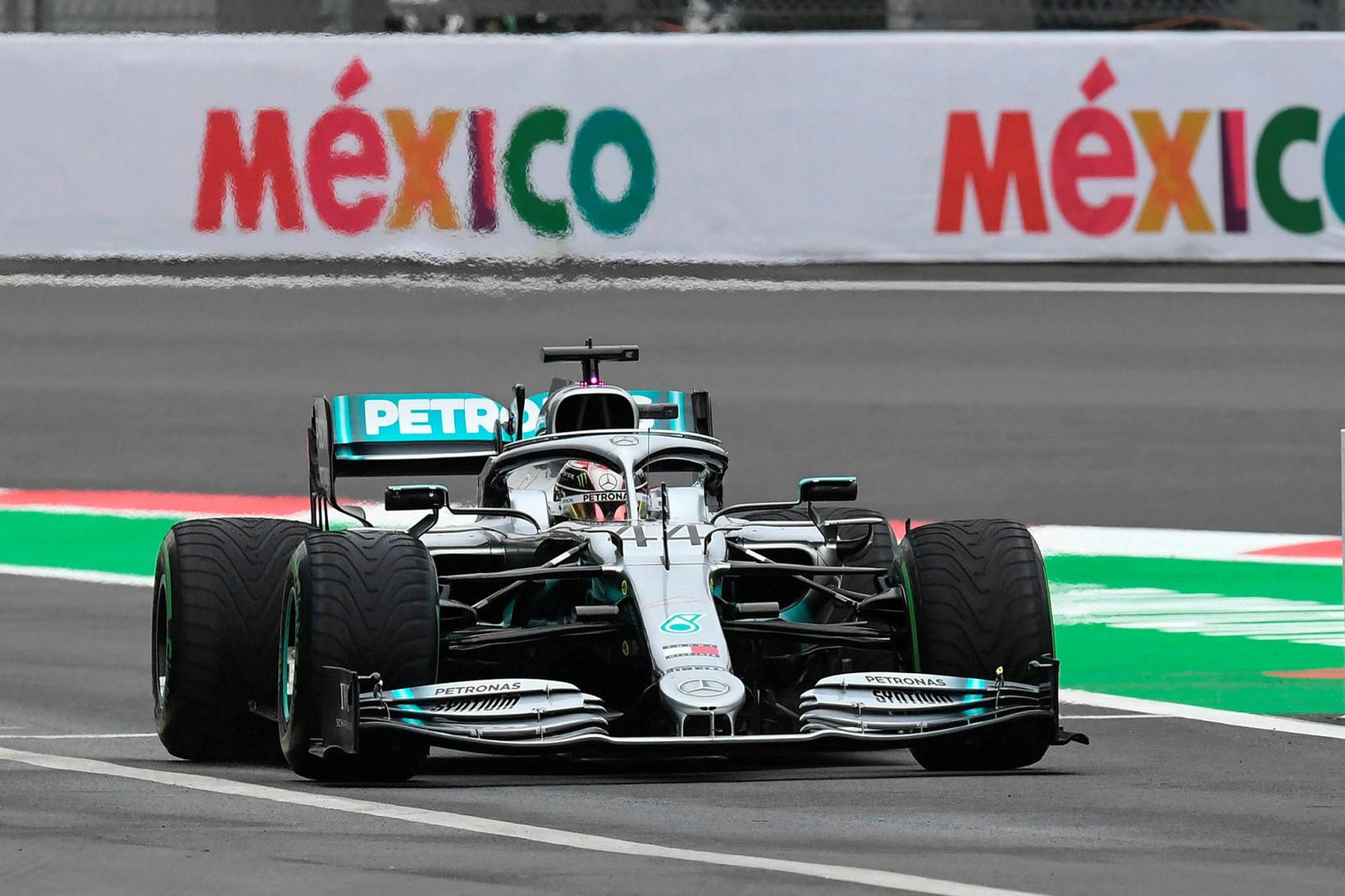 Lewis Hamilton í Mexíkóborg í dag.