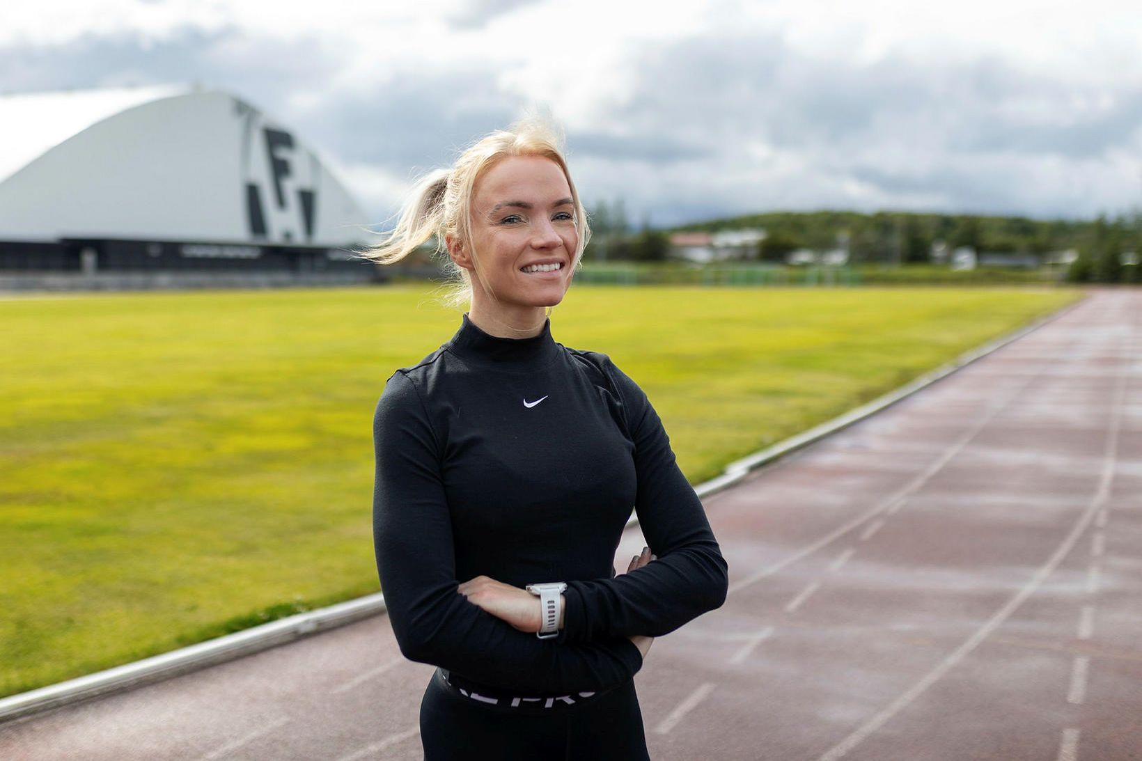 Einkaþjálfarinn Íris Dóra Snorradóttir æfir hlaup með FH í Hafnarfirði.