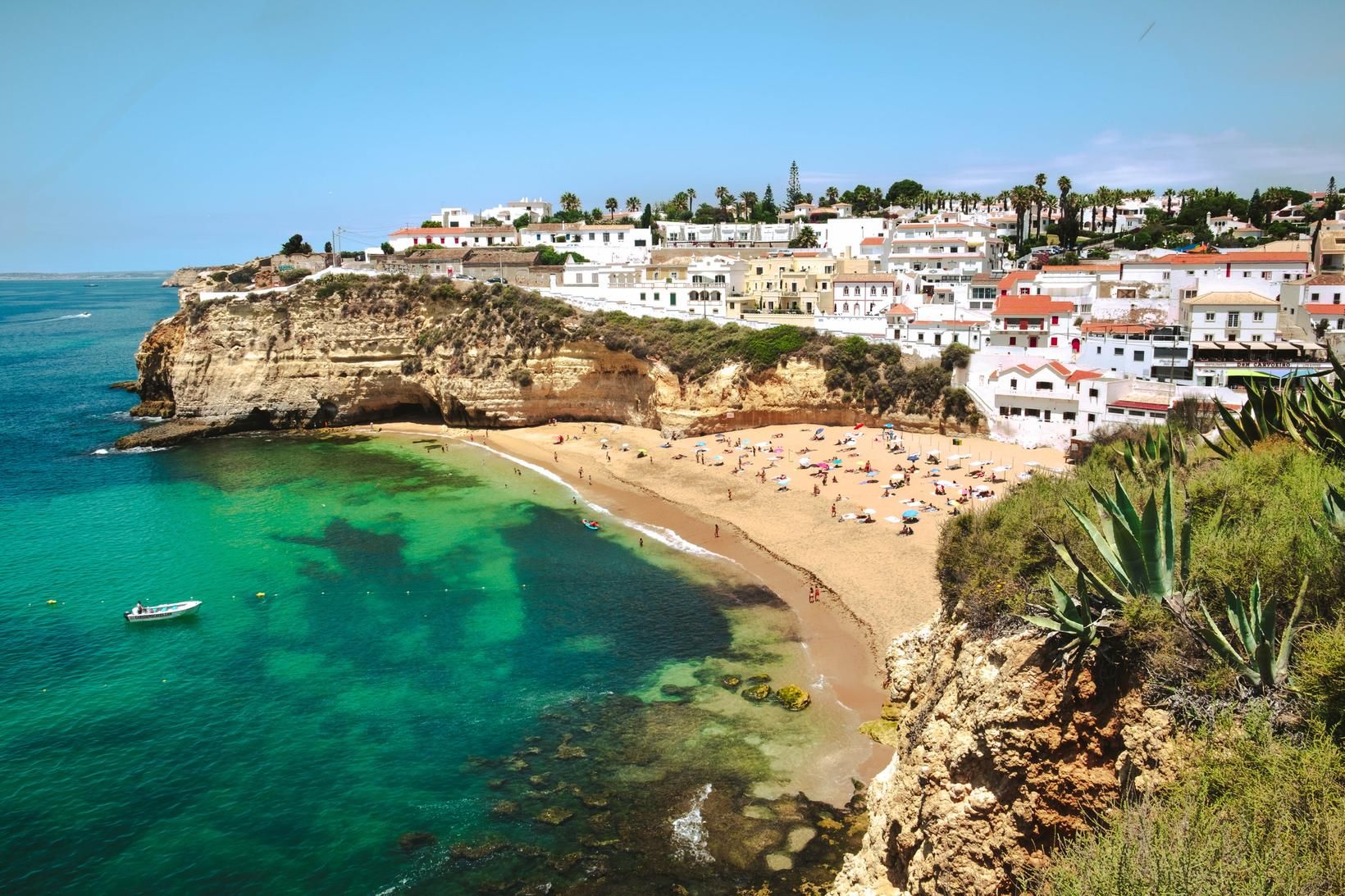 Algarve.