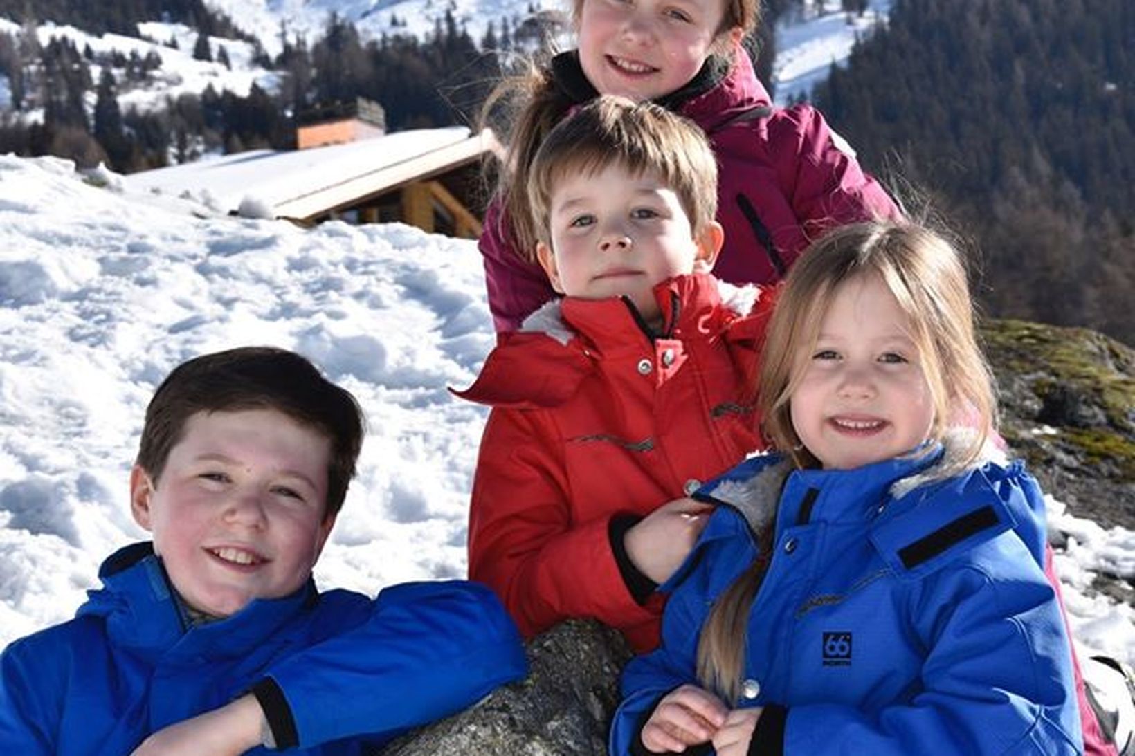 Christian prins, Isabella prinsessa, Vincent prins og Josephine prinsessa.