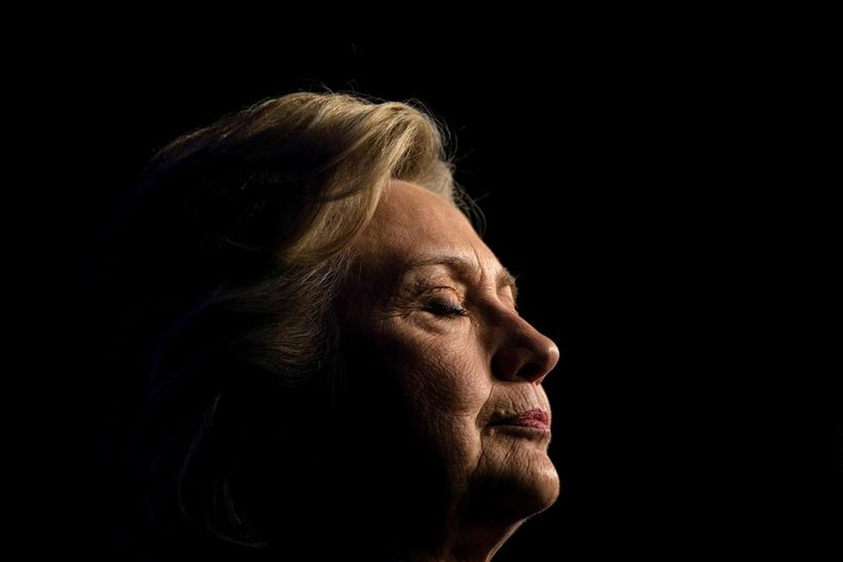 New York Times segir Hillary Clinton hafa kennt FBI og …