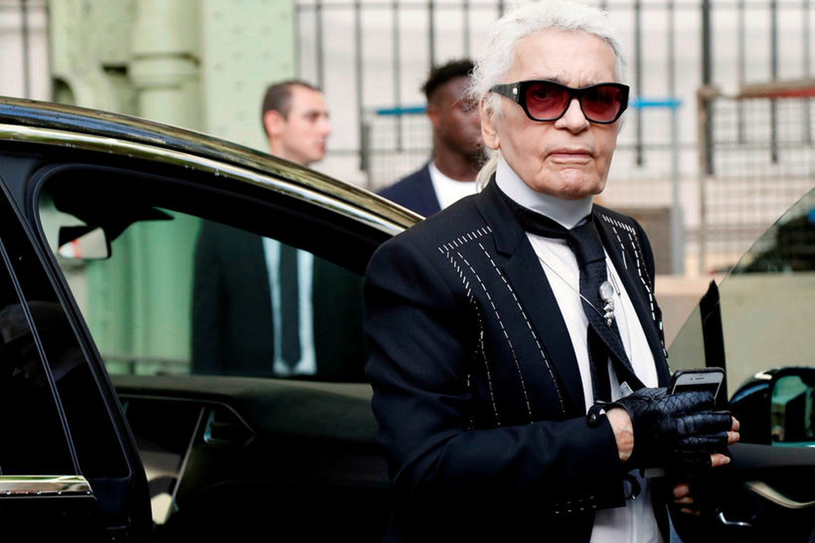 Karl Lagerfeld tískuhönnuður hjá Chanel.