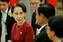 Aung San Suu Kyi, leiðtogi Búrma, situr nú fund leiðtoga Asíuríkja í Tókýó í Japan.