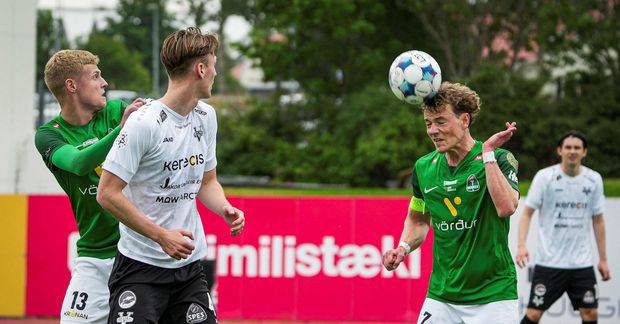 Anton Logi, lenst til vinstri, í baráttunni í dag.