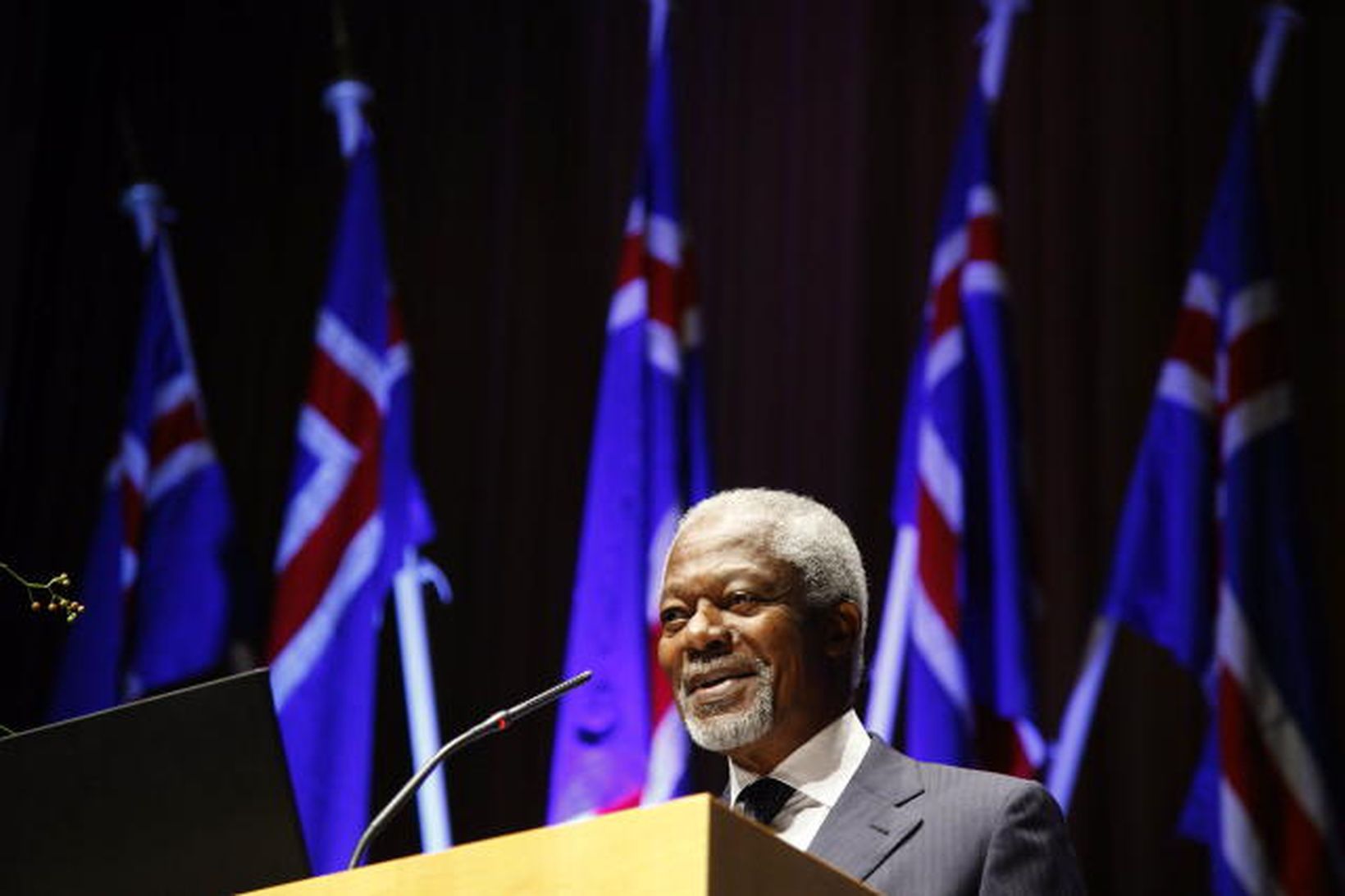 Kofi Annan flytur erindi sitt í Háskóla Íslands.
