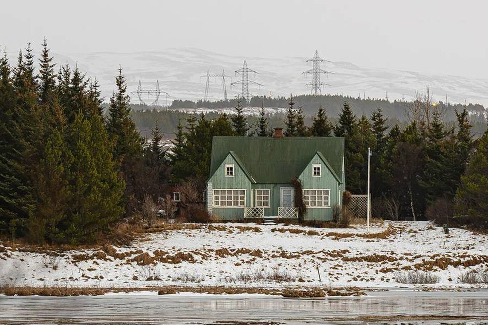 Orkuveitan hefur fengið leyfi til að rífa fjóra bústaði.