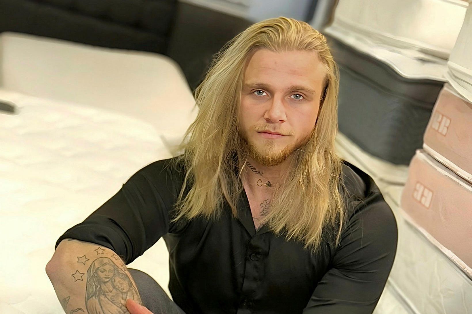 Kristján Einar Sigurbjörnsson, Kleini, hefur opnað húsgagnaverslun.