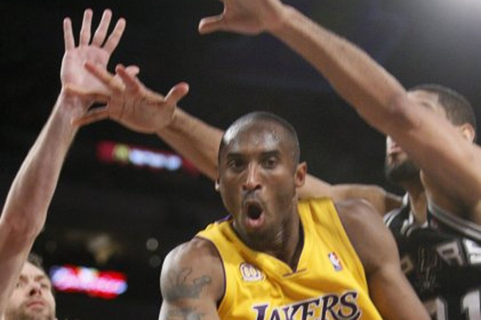 Kobe Bryant skoraði 39 stig fyrir Lakers.