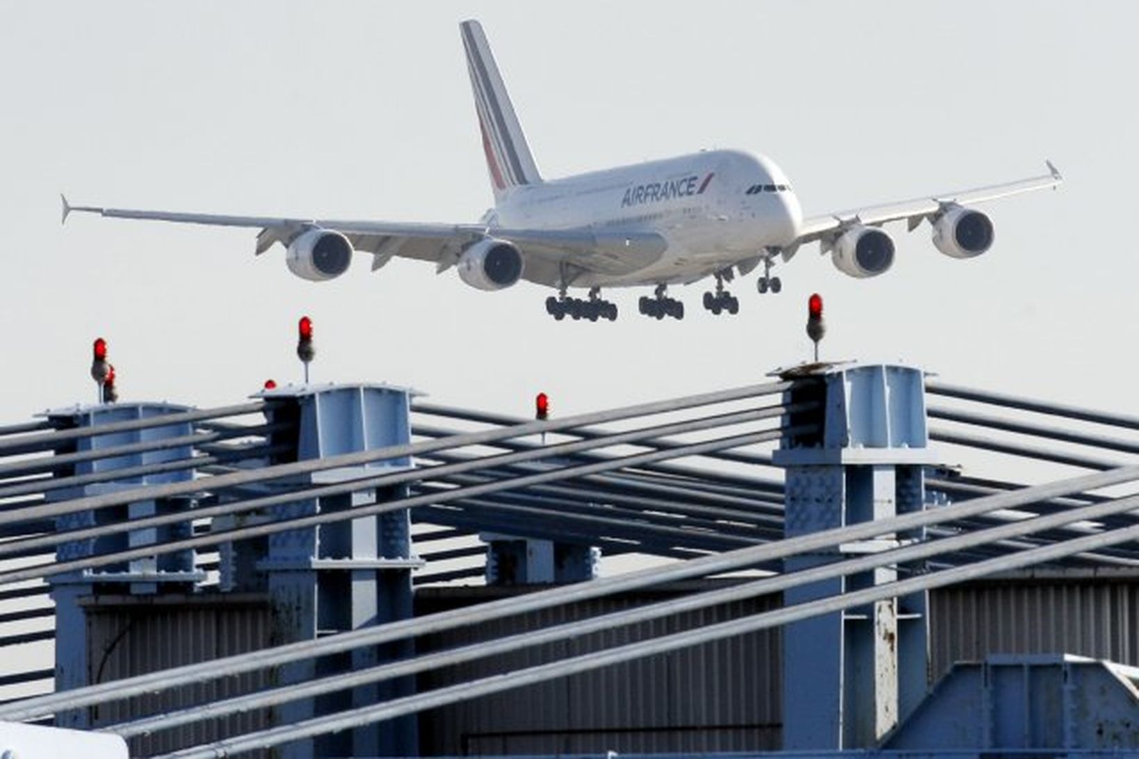 Airbus A380 Air France sést lenda á JFK-flugvellinum í New …