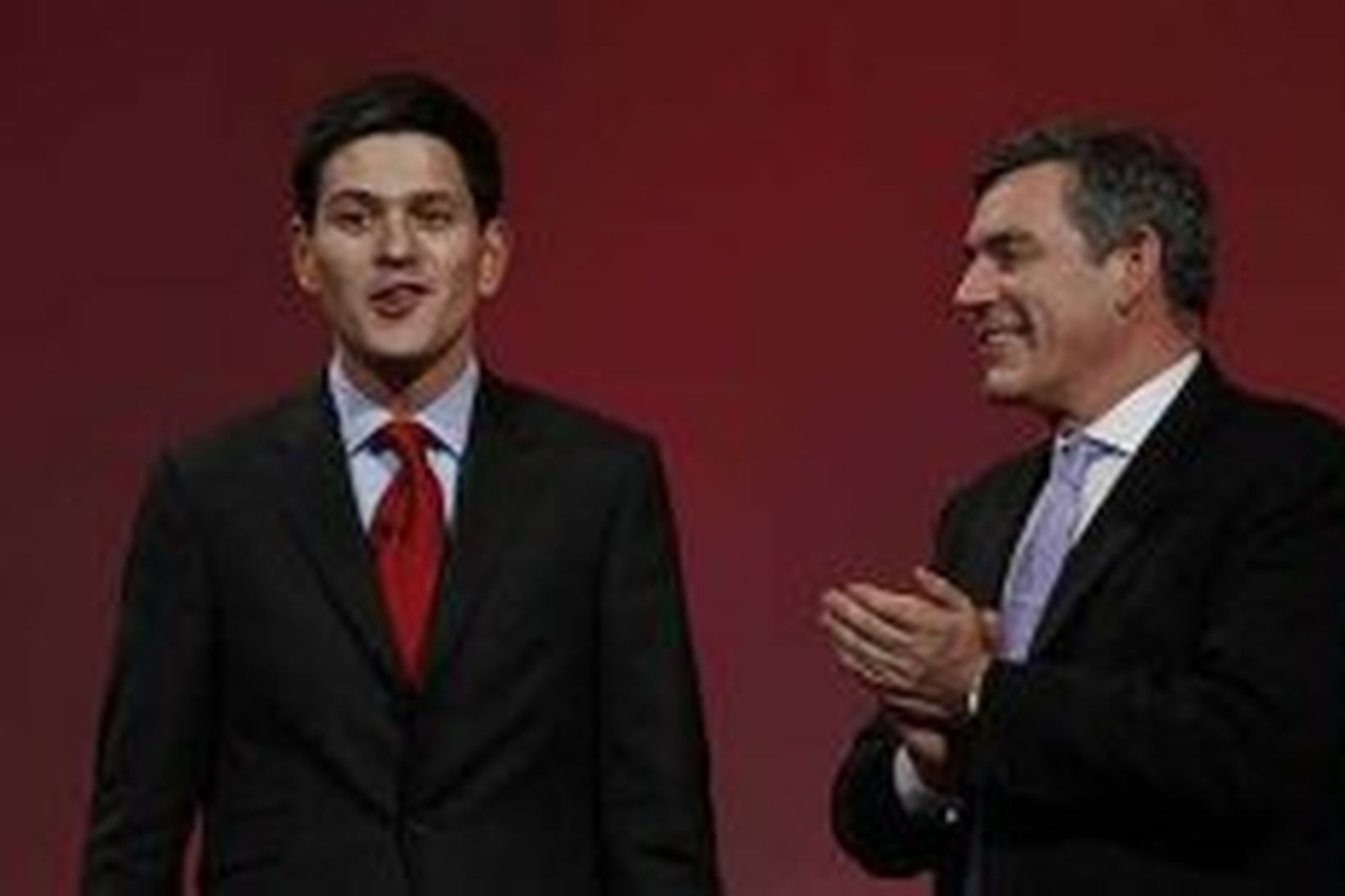 David Miliband fékk klapp í lófa frá Gordon Brown í …