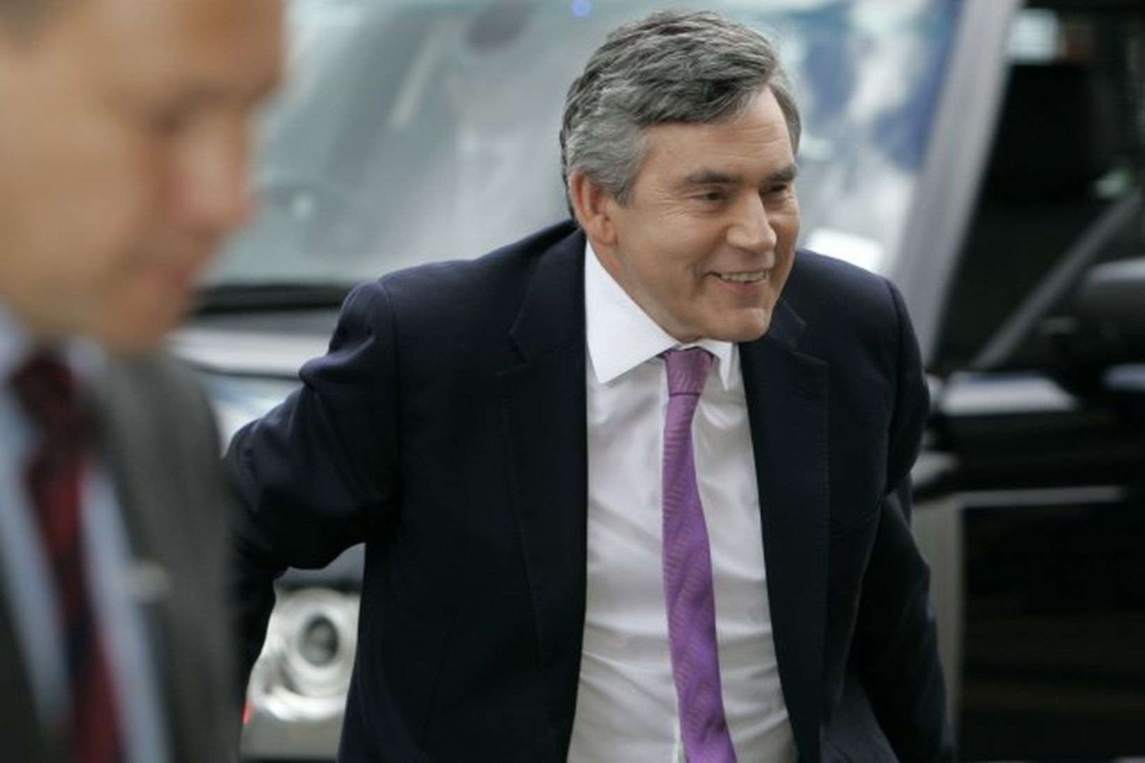 Gordon Brown segist ekki ætla að víkja úr stóli forsætisráðherrans.
