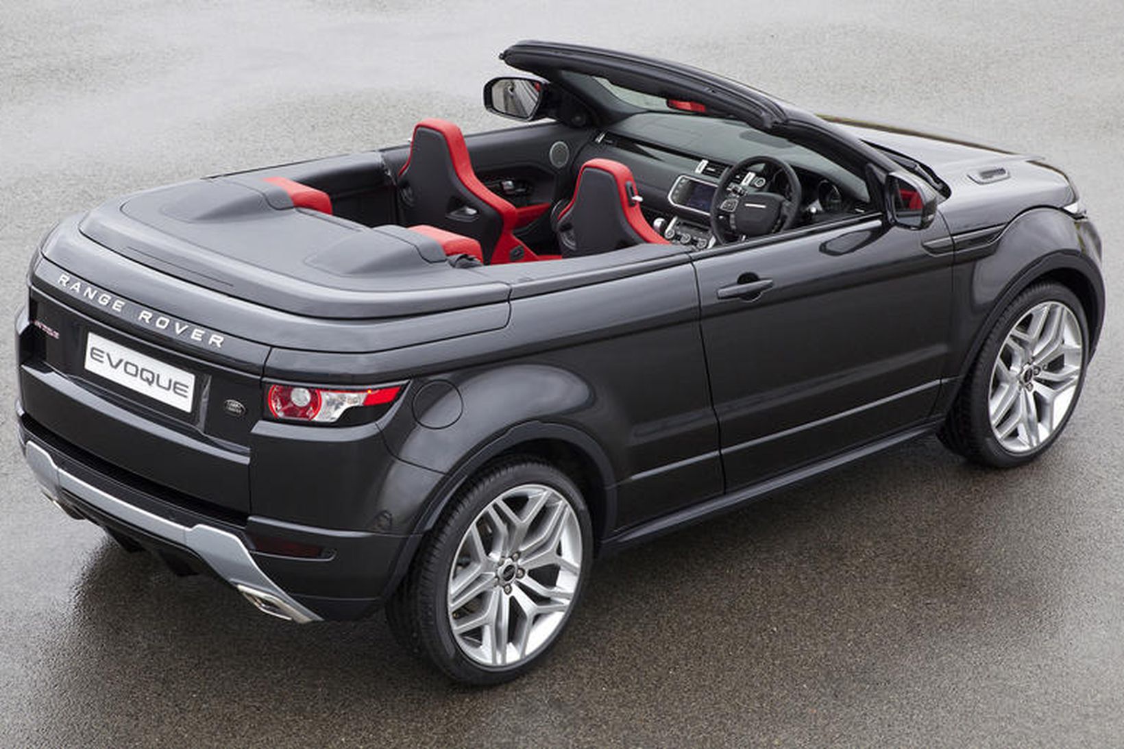 Talið er líklegt að blæjuútgáfa Range Rover Evoque sé innan …