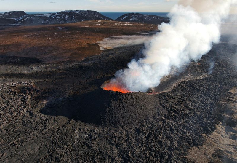 The eruption has now lasted longer than all of the eruptions in this series of eruptions at the Sundhnúkagígar crater row. It is the second longest eruption since the eruption in Mt Fagradalsfjall in 2021, which lasted 6 months.