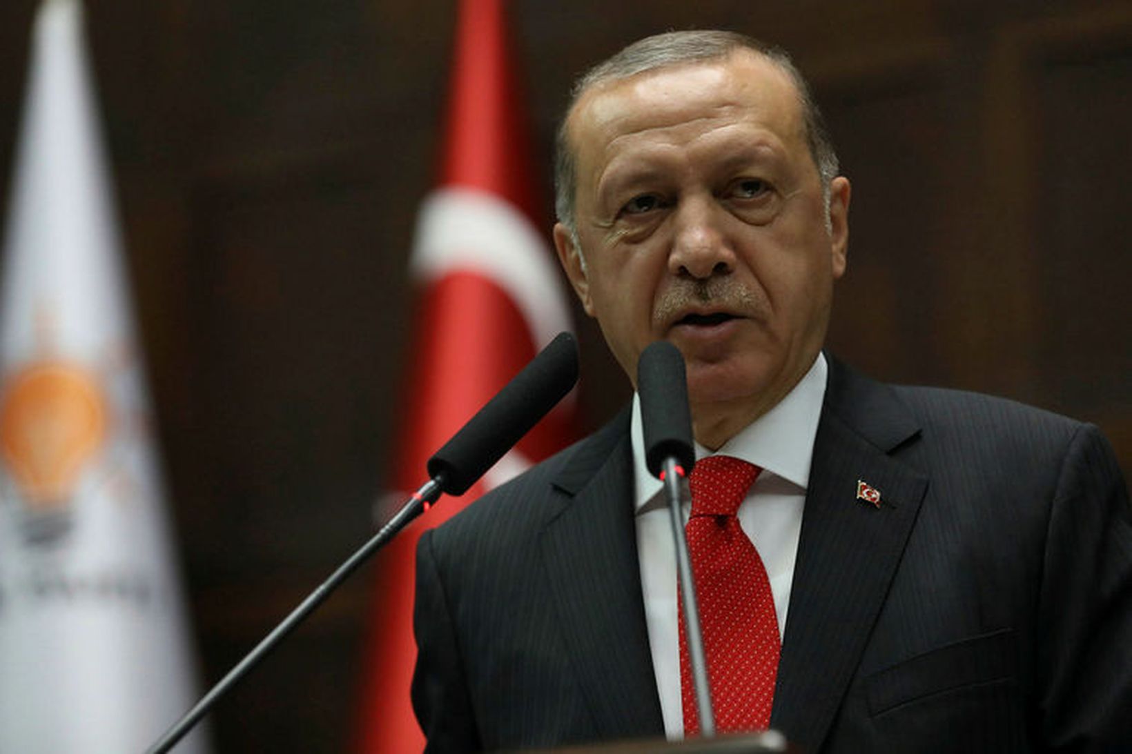 Forseti Tyrklands, Tayyip Erdogan, segir Tyrki munu sniðganga bandarískar rafvörur.