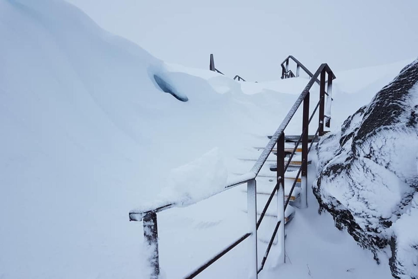 Svona var staðan við Dettifoss í morgun.