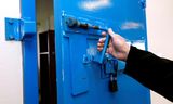 Fangelsi Heimila á samkvæmt frumvarpi dómsmálaráðherra að fullnusta allt að tveggja ára óskilorðsbundið fangelsi með …