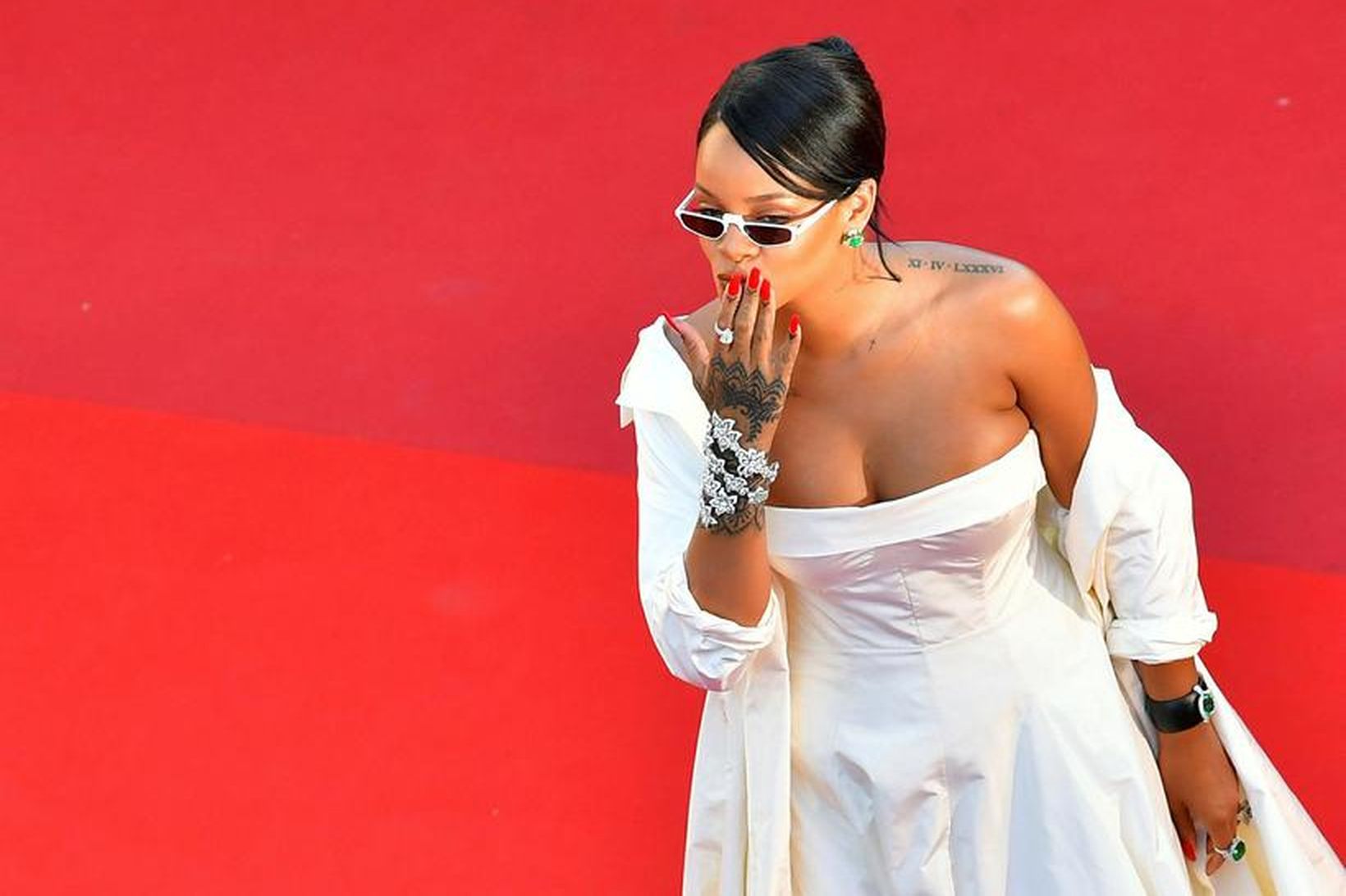 Söngkonan Rihanna er byrjuð með velauðugum Sádi Araba.