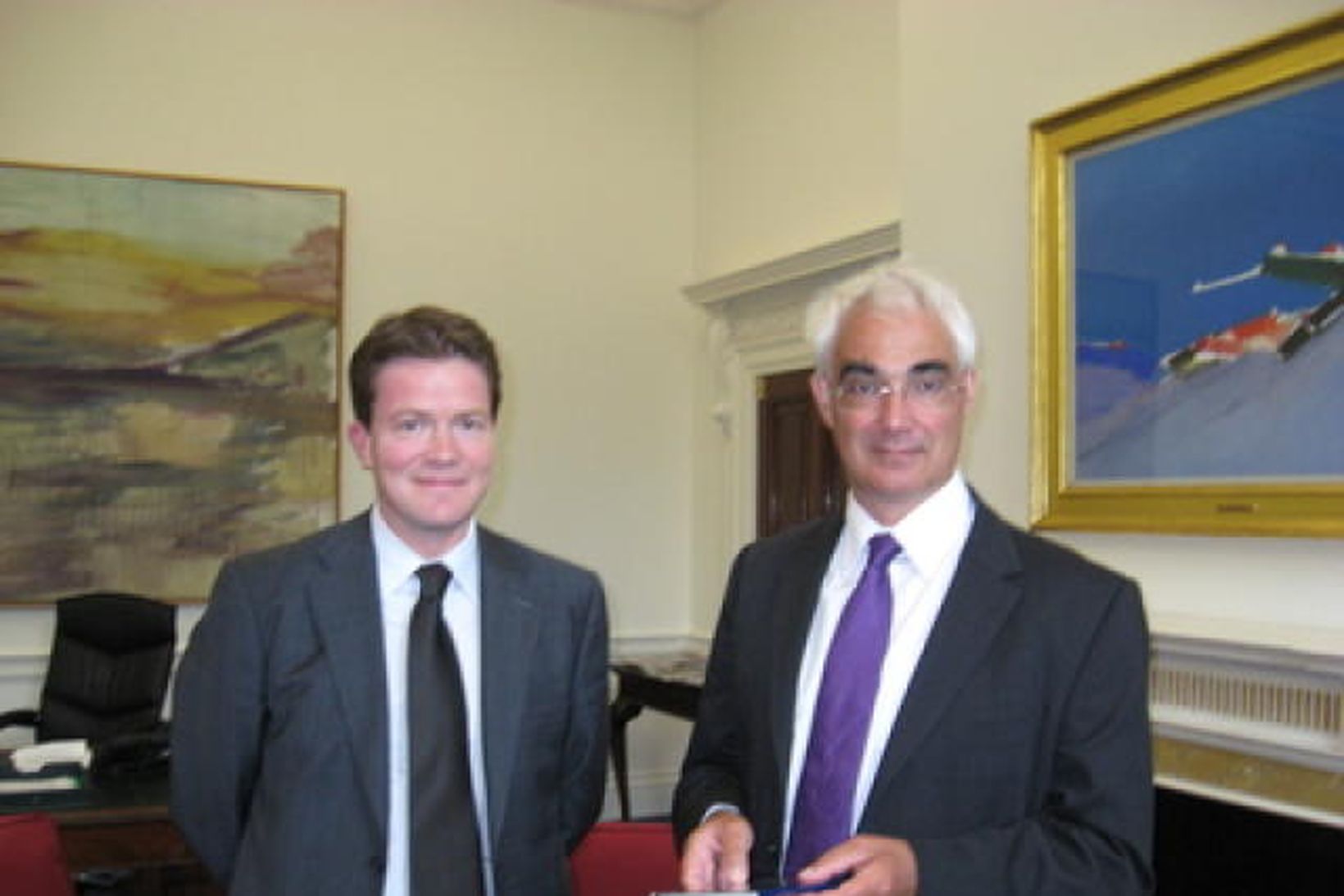 Björgvin G. Sigurðsson og Alistair Darling eftir fund þeirra í …