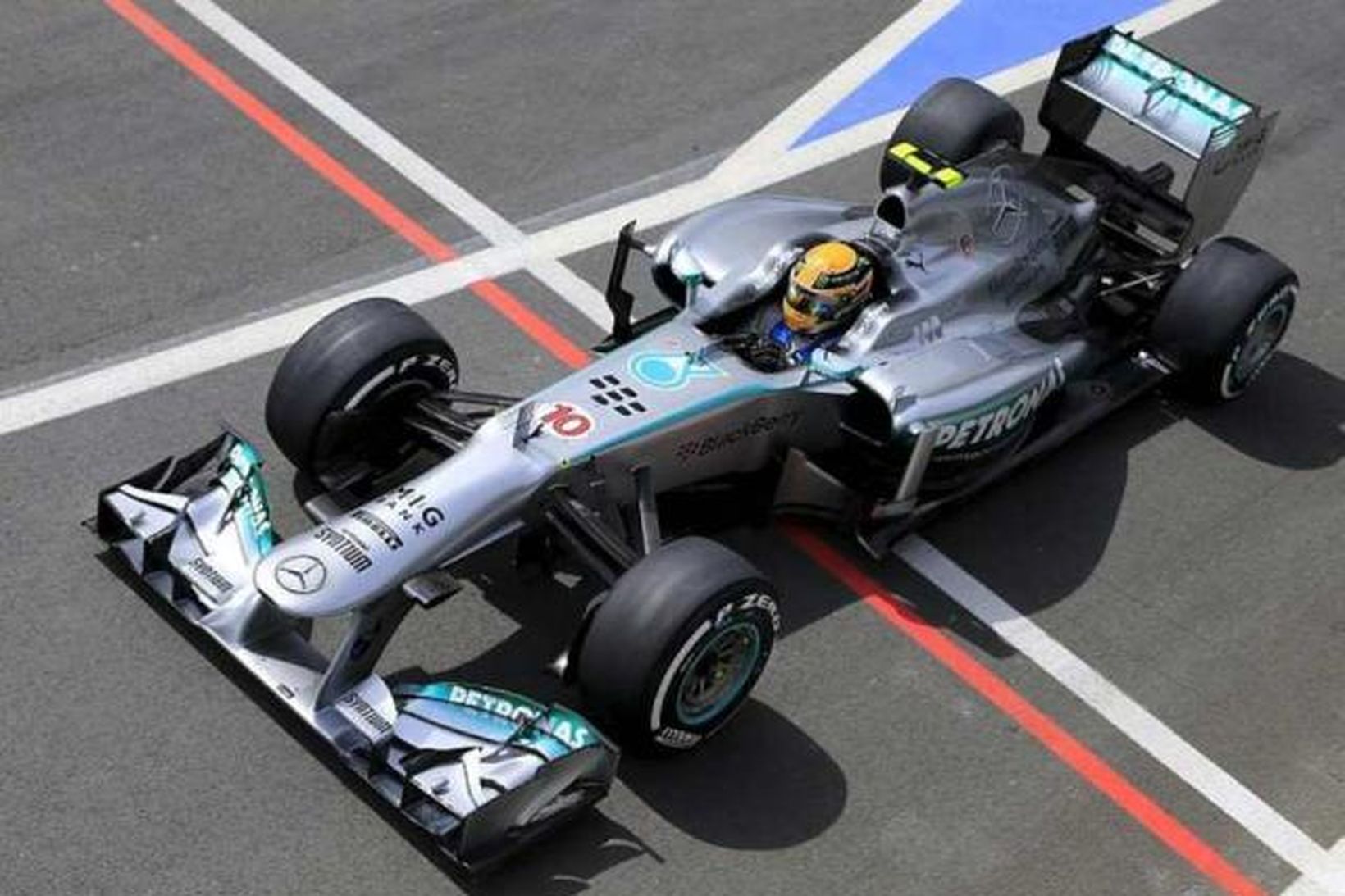 Hamilton í tímatökunum í Silverstone.