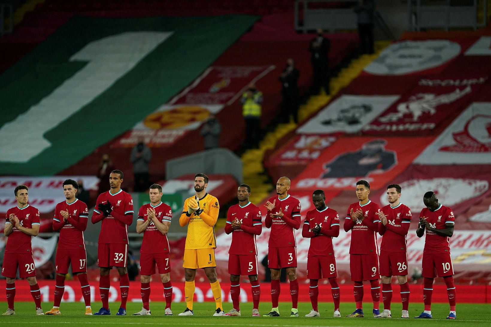 Stuðningsmenn Liverpool fá að mæta aftur á Anfield í desember.