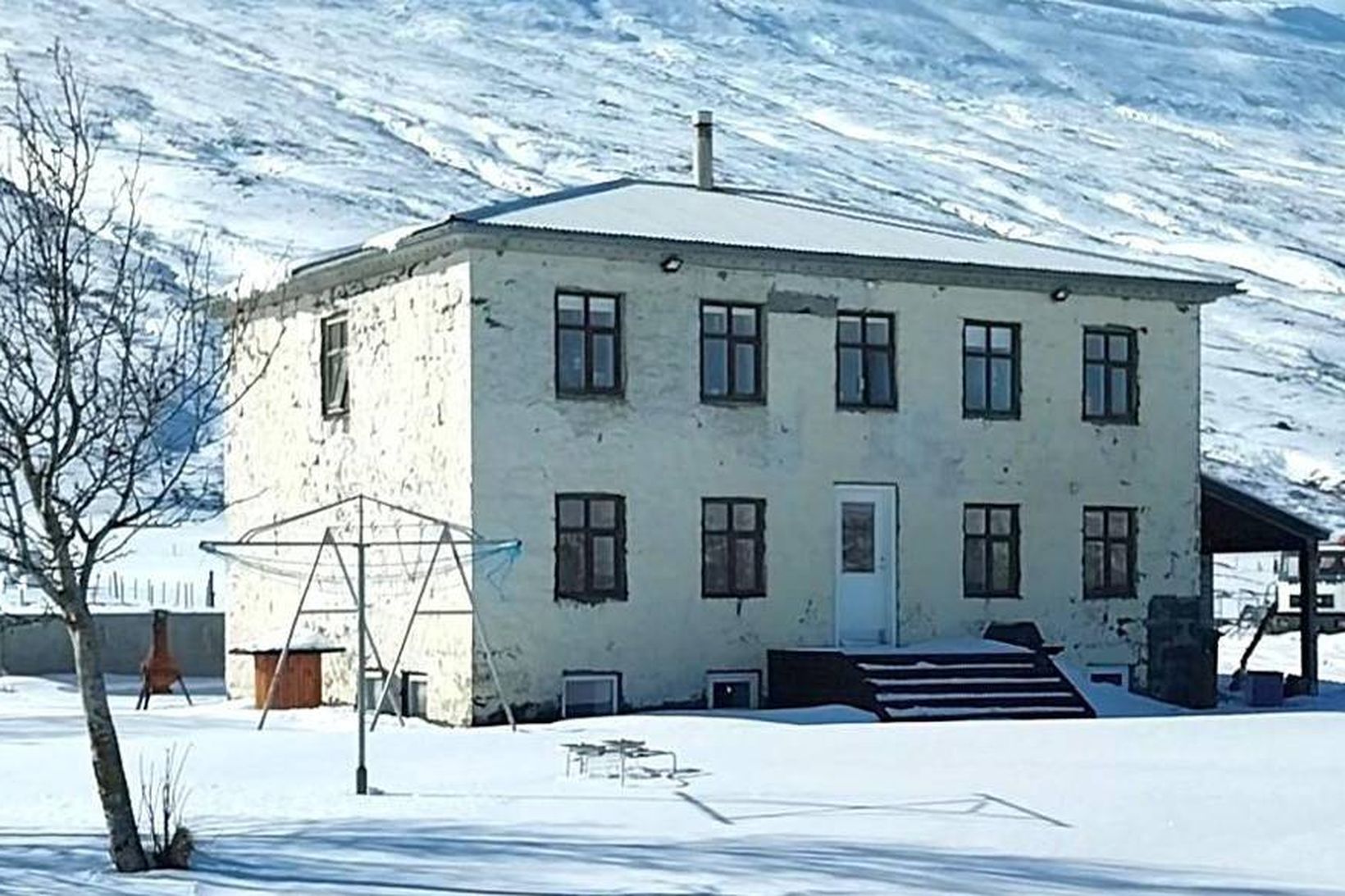 Gamla húsið á Stóruvöllum á sér merkilega sögu, sem hér …