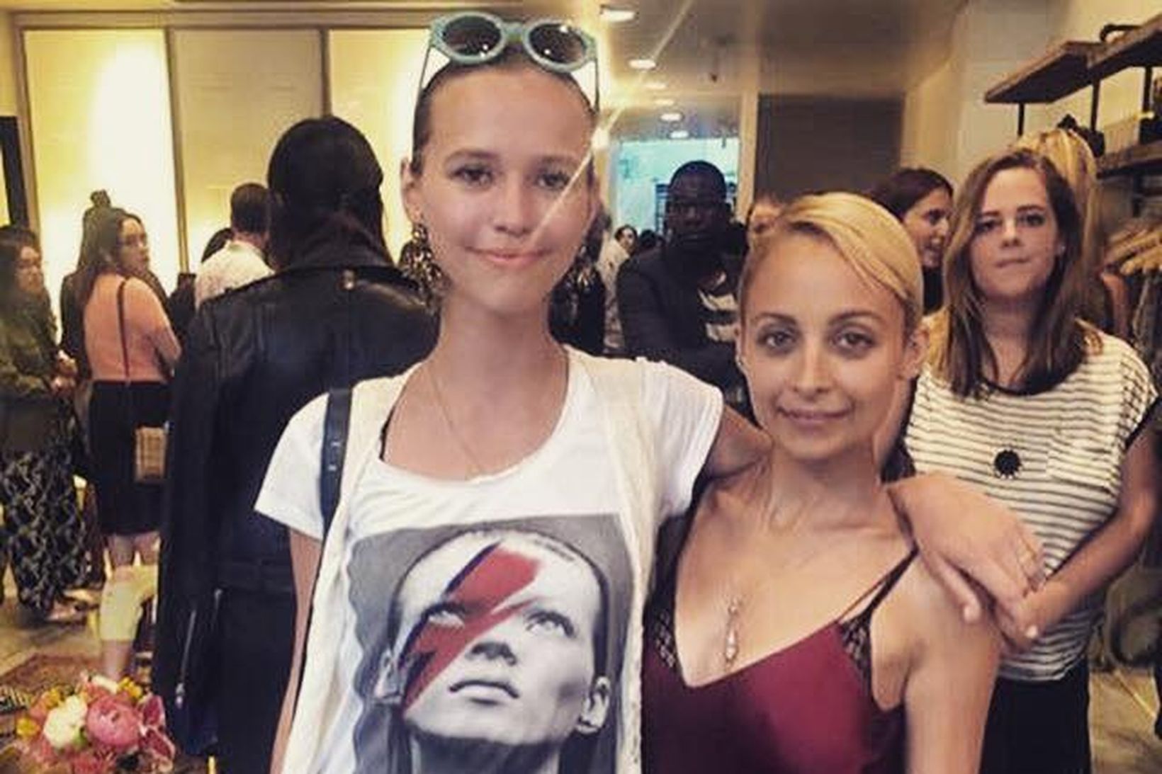 Dóra Júlía ásamt Nicole Richie.