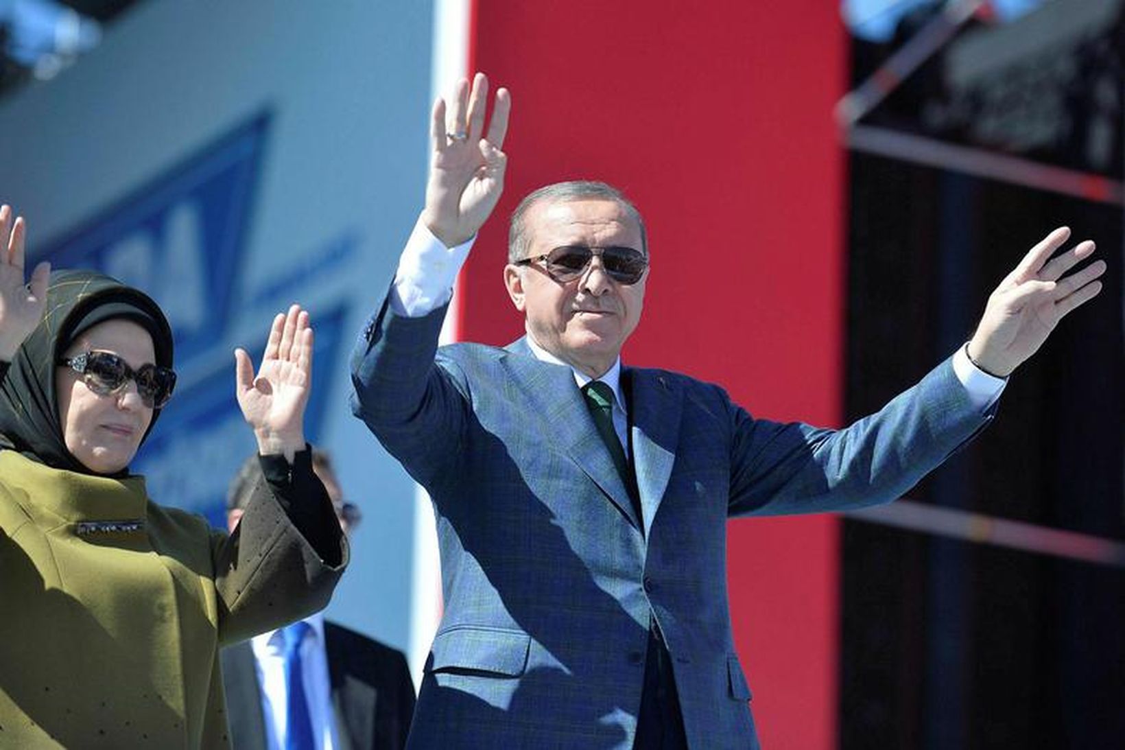 Tyrknesku forsetahjáonin Emine og Recep Tayyip Erdogan.