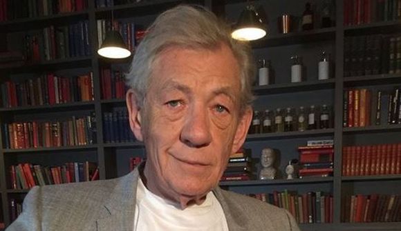 Drottningin var dónaleg við McKellen