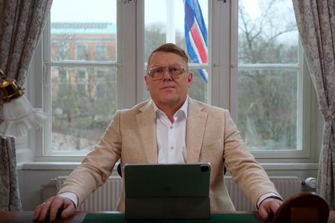 Jón Gnarr verður á Ísafirði í kvöld.