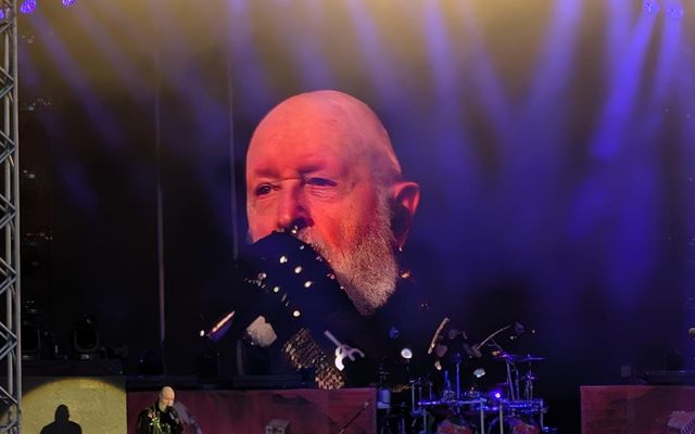 Robert John Arthur Halford, eða bara Rob Halford, söngvari Judas Priest, flytur hjartnæma þakkarræðu á …