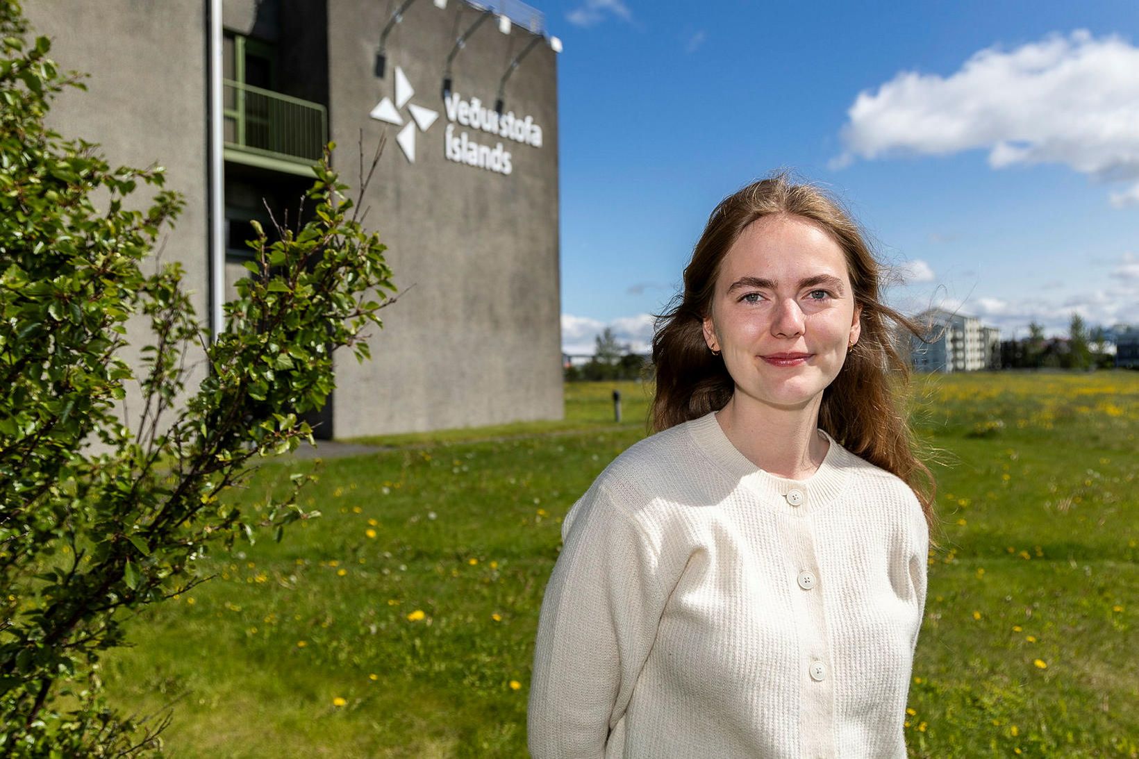 Katrín Agla byrjaði að lesa veðurfréttirnar á RÚV í apríl …