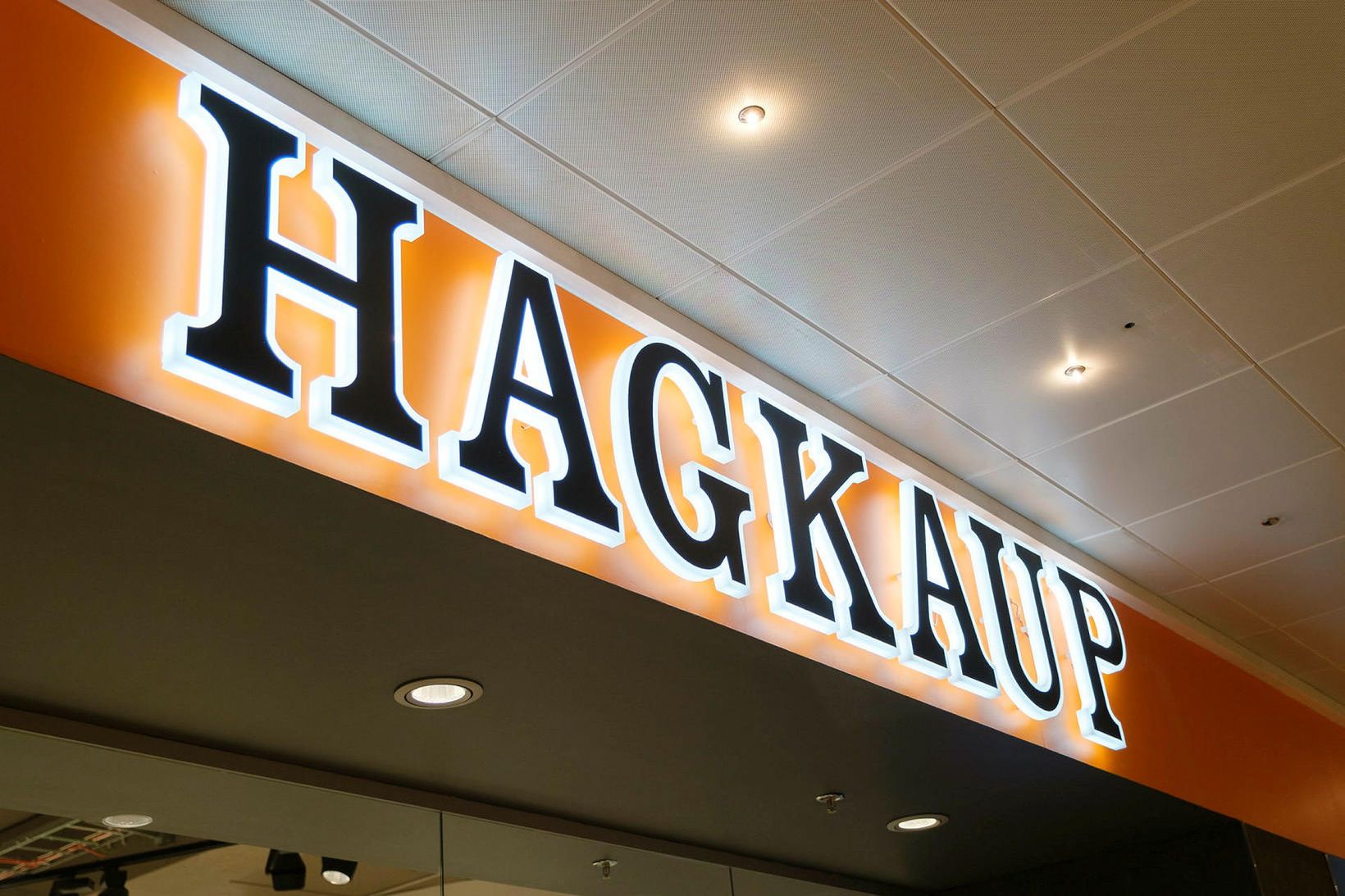 Lokuðu skrifstofum Hagkaupa eftir alvarlega hótun